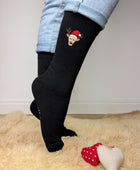 Weihnachtssocken mit Rentier und Weihnachtsmütze