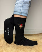 Weihnachtssocken mit Rentier und Weihnachtsmütze